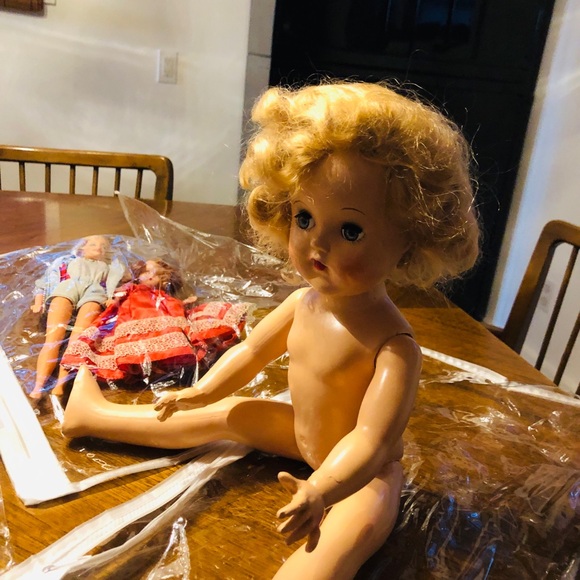 DOLLS - Picture 5 of 7